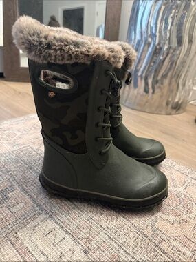 Bogs Kids Olive Green Fur-Trim Lace-Up Winter Boots